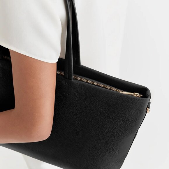 Cuyana Easy Tote, Black (Small) - Picture 7 of 8